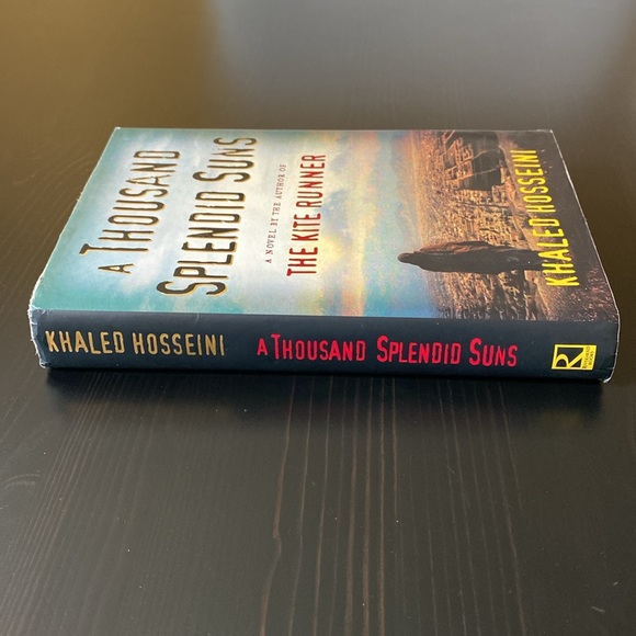 A Thousand Splendid Suns - Khaled Hosseini (Copy 2) - Picture 10 of 14